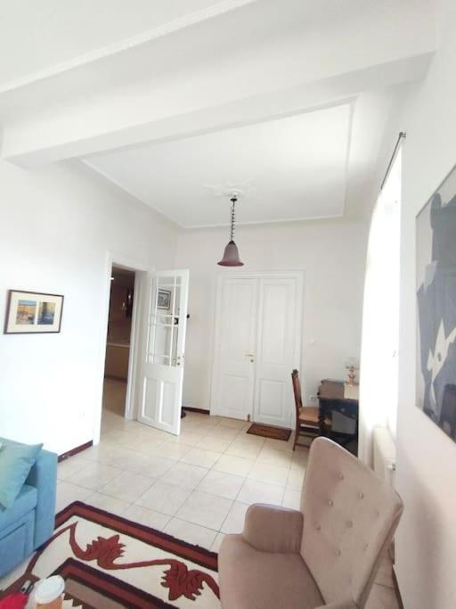 Calliope's Neoclassical In The Heart Of Plaka Apartment *