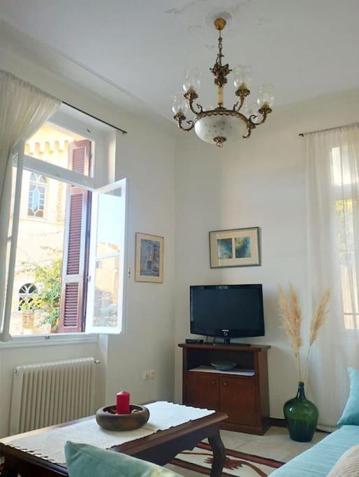 Calliope's Neoclassical In The Heart Of Plaka Athens