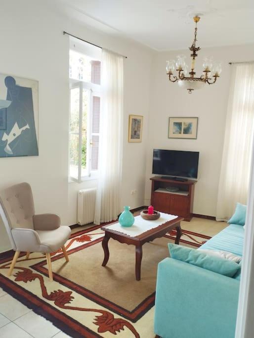 Calliope's Neoclassical In The Heart Of Plaka Apartment Athens