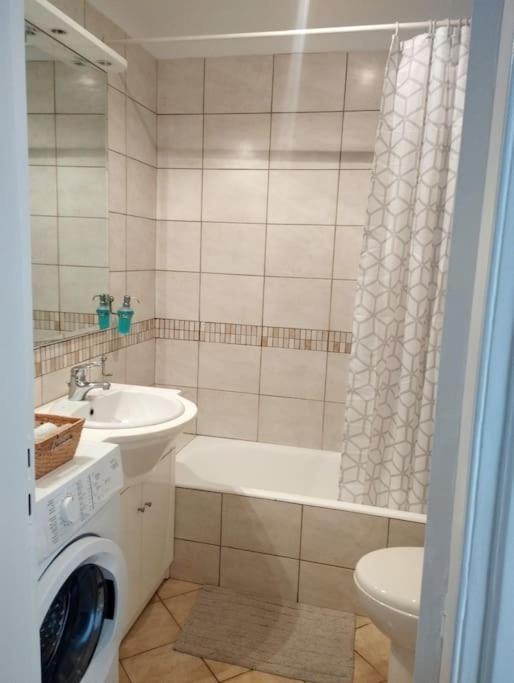 Calliope's Neoclassical In The Heart Of Plaka Apartment Athens