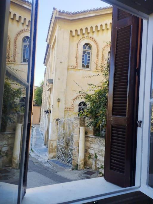 Calliope's Neoclassical In The Heart Of Plaka *